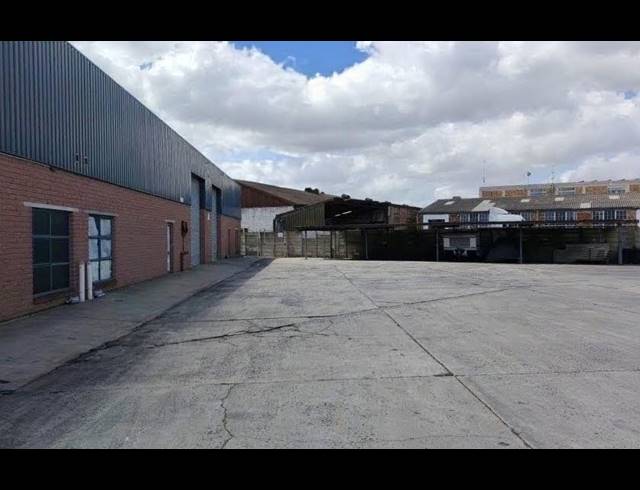300M² WAREHOUSE TO LET IN PAROW INDUSTRIAL